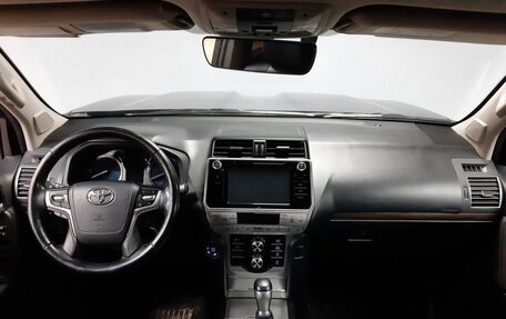 Toyota Land Cruiser Prado 150 рестайлинг 2, 2018 год, 4 990 000 рублей, 15 фотография