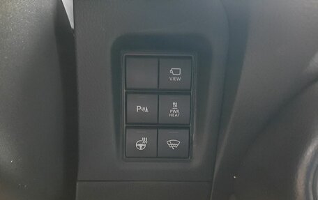 Toyota Land Cruiser Prado 150 рестайлинг 2, 2018 год, 4 990 000 рублей, 18 фотография