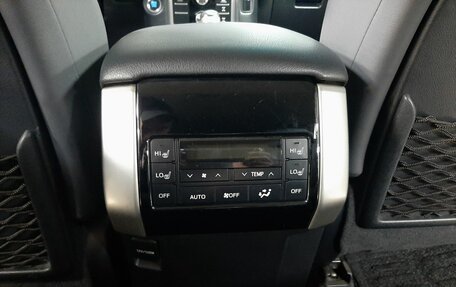 Toyota Land Cruiser Prado 150 рестайлинг 2, 2018 год, 4 990 000 рублей, 22 фотография