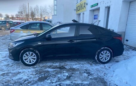 Hyundai Solaris II рестайлинг, 2017 год, 700 000 рублей, 9 фотография