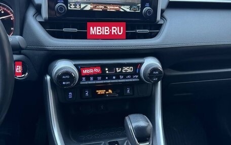 Toyota RAV4, 2022 год, 4 350 000 рублей, 13 фотография