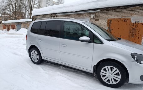 Volkswagen Touran III, 2010 год, 1 300 000 рублей, 3 фотография