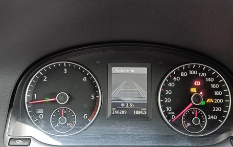 Volkswagen Touran III, 2010 год, 1 300 000 рублей, 16 фотография