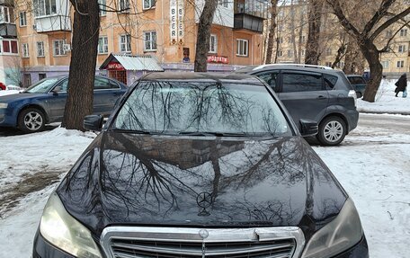 Mercedes-Benz E-Класс, 2013 год, 1 050 000 рублей, 2 фотография