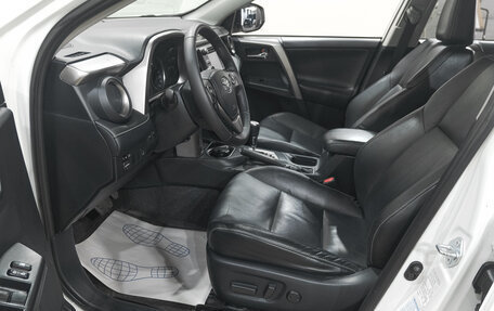 Toyota RAV4, 2015 год, 2 449 000 рублей, 14 фотография