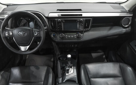 Toyota RAV4, 2015 год, 2 449 000 рублей, 18 фотография