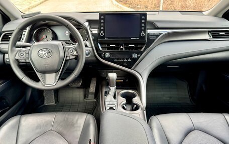 Toyota Camry, 2021 год, 3 300 000 рублей, 9 фотография