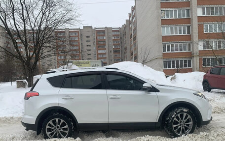 Toyota RAV4, 2019 год, 3 800 000 рублей, 4 фотография