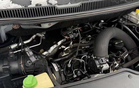 Volkswagen Caravelle T6 рестайлинг, 2018 год, 3 000 000 рублей, 20 фотография