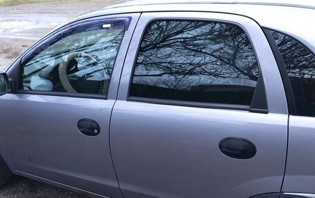 Opel Corsa C рестайлинг, 2004 год, 200 000 рублей, 2 фотография