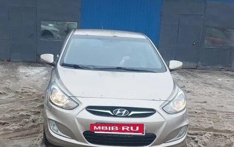 Hyundai Solaris II рестайлинг, 2011 год, 650 000 рублей, 2 фотография