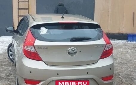 Hyundai Solaris II рестайлинг, 2011 год, 650 000 рублей, 4 фотография