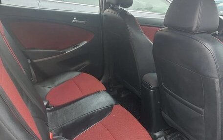 Hyundai Solaris II рестайлинг, 2011 год, 650 000 рублей, 8 фотография