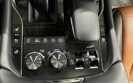 Lexus LX III, 2018 год, 10 690 000 рублей, 17 фотография