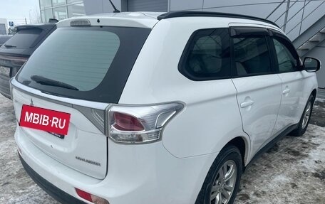 Mitsubishi Outlander III рестайлинг 3, 2013 год, 1 195 000 рублей, 2 фотография