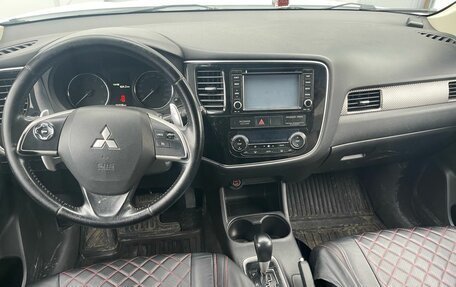 Mitsubishi Outlander III рестайлинг 3, 2013 год, 1 195 000 рублей, 3 фотография