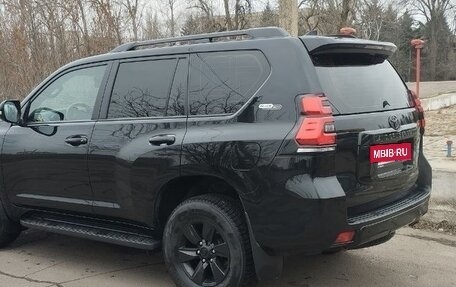 Toyota Land Cruiser Prado 150 рестайлинг 2, 2021 год, 5 200 000 рублей, 4 фотография