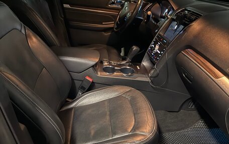 Ford Explorer VI, 2018 год, 3 200 000 рублей, 8 фотография