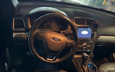 Ford Explorer VI, 2018 год, 3 200 000 рублей, 14 фотография