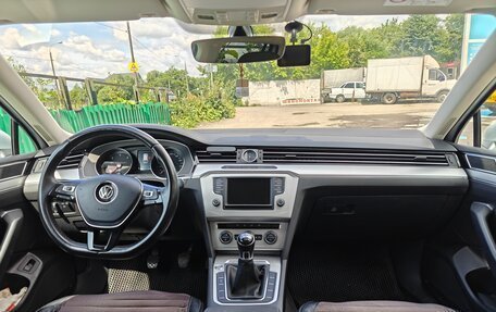 Volkswagen Passat B8 рестайлинг, 2016 год, 1 650 000 рублей, 13 фотография