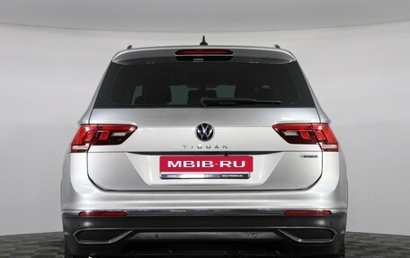 Volkswagen Tiguan II, 2021 год, 3 497 000 рублей, 6 фотография