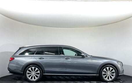 Mercedes-Benz E-Класс, 2018 год, 3 897 000 рублей, 4 фотография