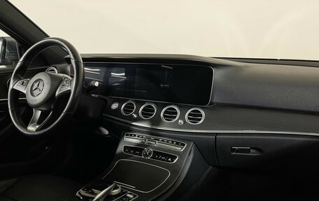 Mercedes-Benz E-Класс, 2018 год, 3 897 000 рублей, 9 фотография
