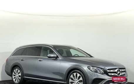 Mercedes-Benz E-Класс, 2018 год, 3 897 000 рублей, 3 фотография