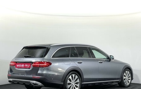 Mercedes-Benz E-Класс, 2018 год, 3 897 000 рублей, 5 фотография