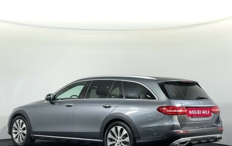 Mercedes-Benz E-Класс, 2018 год, 3 897 000 рублей, 7 фотография