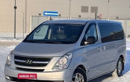 Hyundai Grand Starex Grand Starex I рестайлинг 2, 2009 год, 1 050 000 рублей, 1 фотография