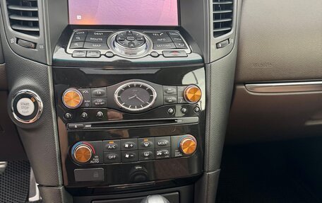 Infiniti FX II, 2011 год, 1 750 000 рублей, 23 фотография