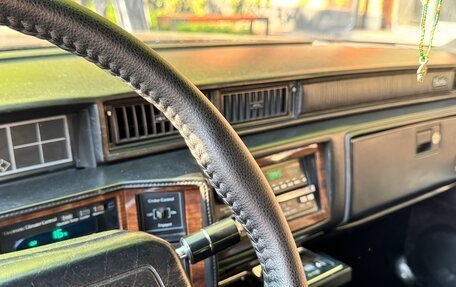 Cadillac DeVille VI, 1990 год, 2 150 000 рублей, 26 фотография