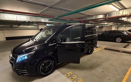 Mercedes-Benz V-Класс, 2023 год, 12 000 000 рублей, 1 фотография