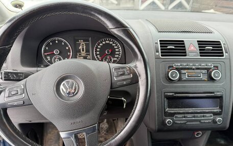 Volkswagen Touran III, 2011 год, 1 000 000 рублей, 3 фотография