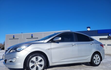 Hyundai Solaris II рестайлинг, 2015 год, 929 000 рублей, 1 фотография