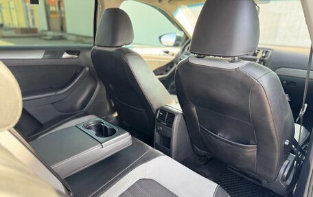 Volkswagen Jetta VI, 2012 год, 1 000 000 рублей, 8 фотография