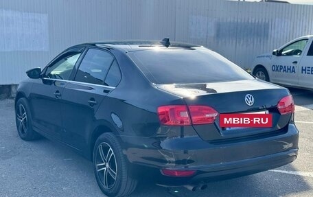 Volkswagen Jetta VI, 2012 год, 1 000 000 рублей, 4 фотография