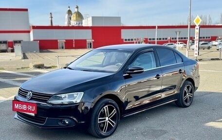 Volkswagen Jetta VI, 2012 год, 1 000 000 рублей, 2 фотография