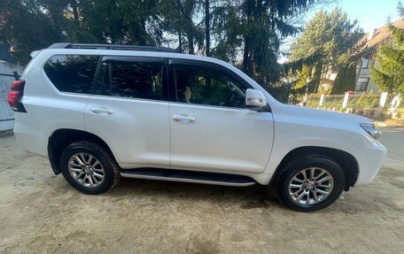 Toyota Land Cruiser Prado 150 рестайлинг 2, 2017 год, 4 370 000 рублей, 2 фотография