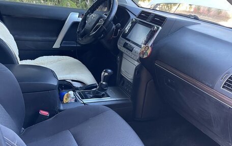 Toyota Land Cruiser Prado 150 рестайлинг 2, 2017 год, 4 370 000 рублей, 6 фотография