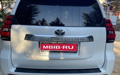 Toyota Land Cruiser Prado 150 рестайлинг 2, 2017 год, 4 370 000 рублей, 3 фотография