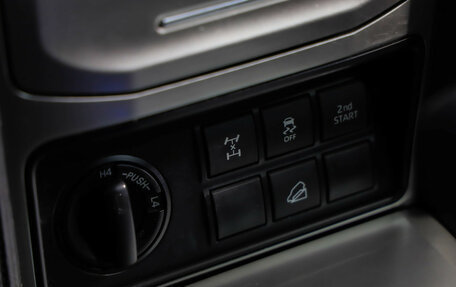 Toyota Land Cruiser Prado 150 рестайлинг 2, 2020 год, 4 599 000 рублей, 21 фотография