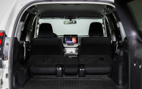 Toyota Land Cruiser Prado 150 рестайлинг 2, 2020 год, 4 599 000 рублей, 36 фотография