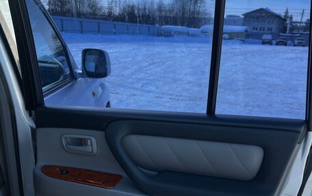 Toyota Land Cruiser 100 рестайлинг 2, 2007 год, 3 000 000 рублей, 20 фотография