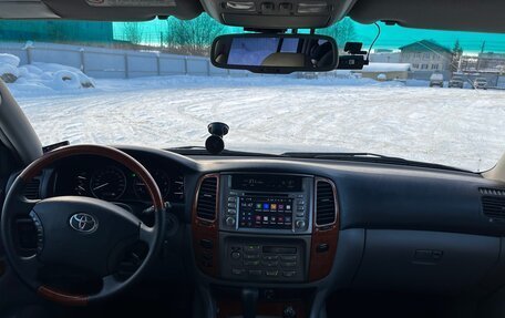 Toyota Land Cruiser 100 рестайлинг 2, 2007 год, 3 000 000 рублей, 21 фотография