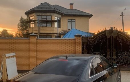 Audi A8, 2011 год, 1 300 000 рублей, 11 фотография