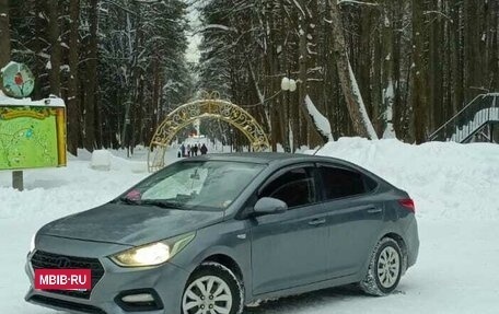 Hyundai Solaris II рестайлинг, 2019 год, 950 000 рублей, 2 фотография