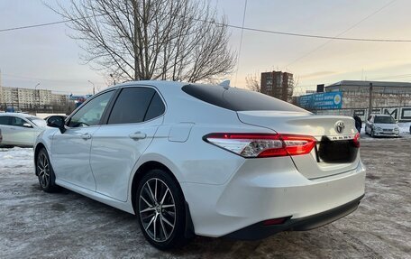 Toyota Camry, 2021 год, 3 750 000 рублей, 5 фотография