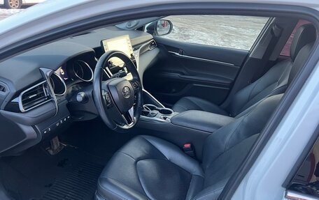 Toyota Camry, 2021 год, 3 750 000 рублей, 9 фотография